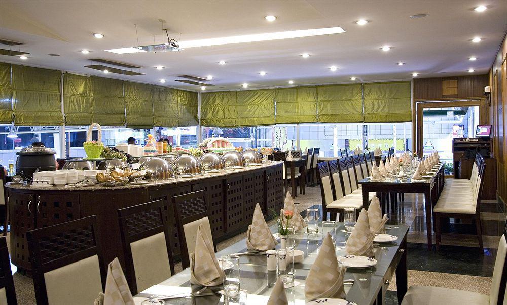 Clarks Inn, Pacific Mall Ghaziabad Eksteriør bilde