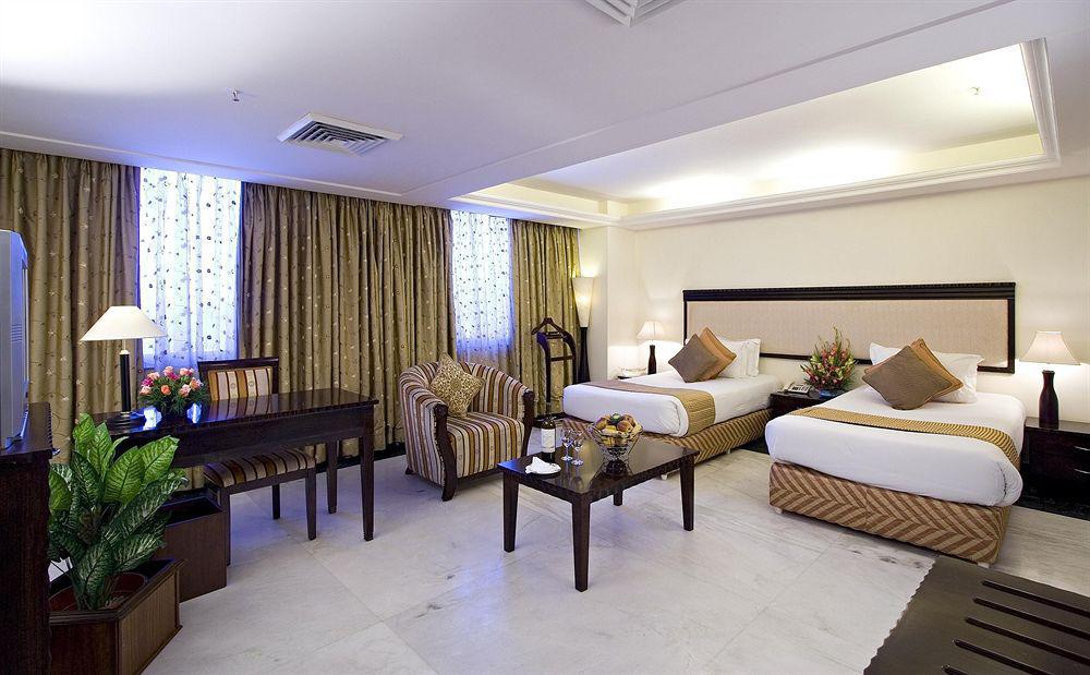 Clarks Inn, Pacific Mall Ghaziabad Eksteriør bilde